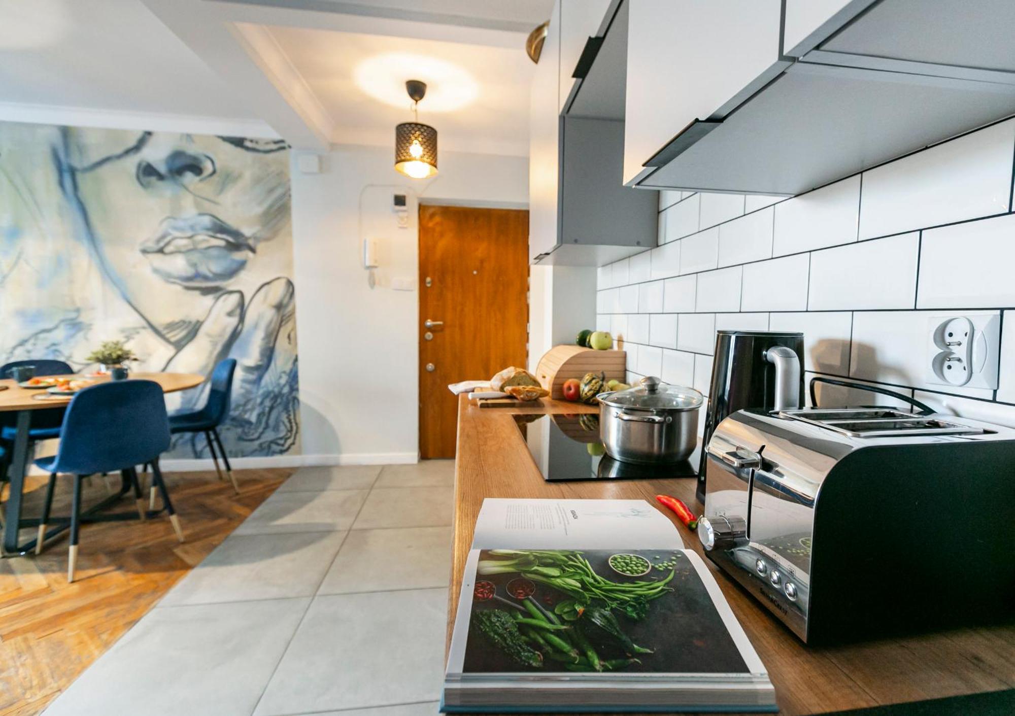 Nowogrodzka 78 - Apartament Dla 4 Osob - 200M Od Szpitala Klinicznego Na Lindleya - 1Km Do Dworca Centralnego - Wifi - Smart Tv 45 Cali Varsó Kültér fotó